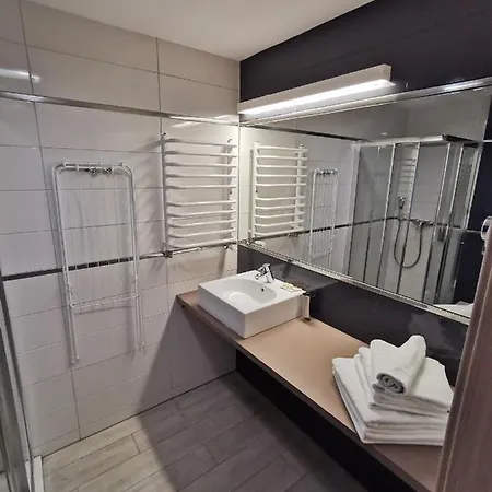 Czarna Gora Soelden 28 西恩纳